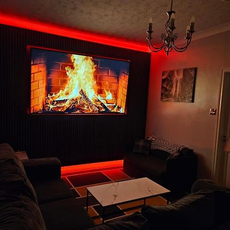 Lister Park Bradford 2Bed Detached Cottage House Parking Cinema Screen Games Room Esterno foto