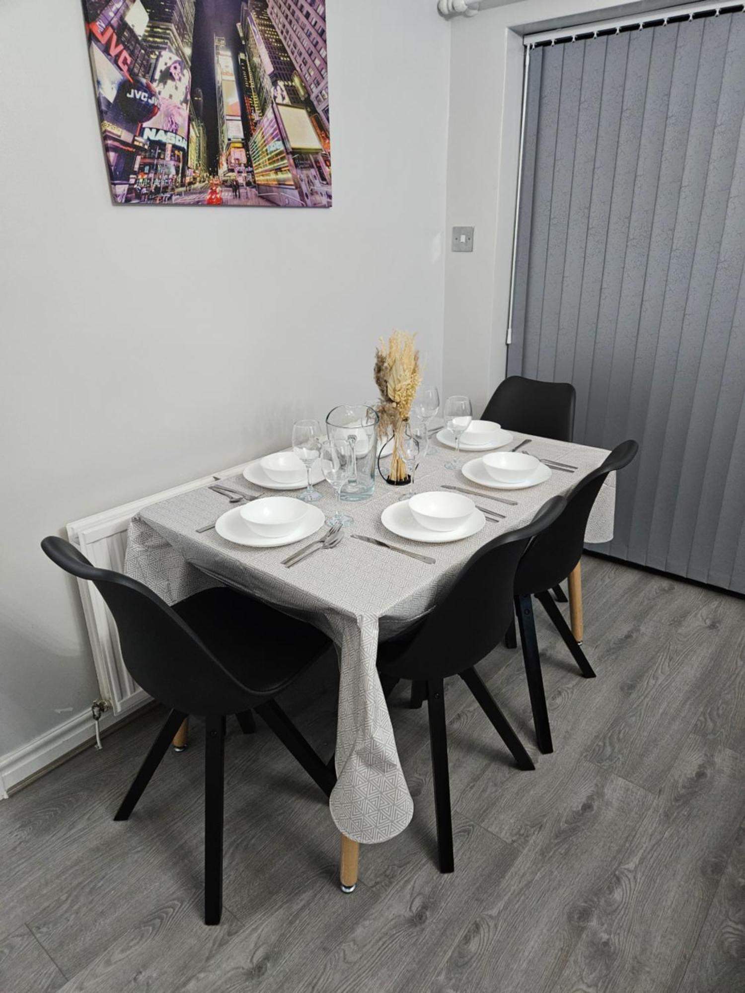 Lister Park Bradford 2Bed Detached Cottage House Parking Cinema Screen Games Room Esterno foto