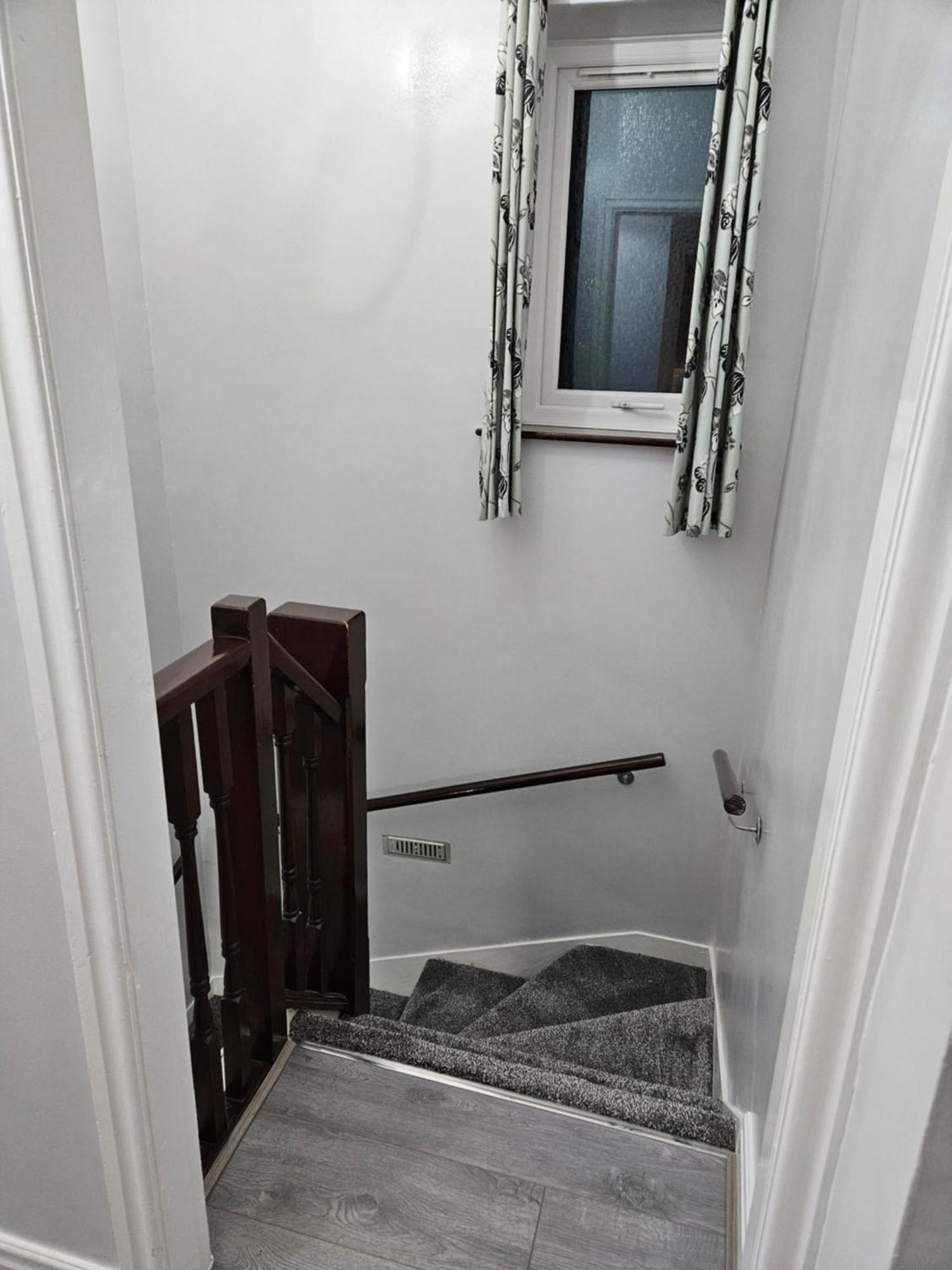 Lister Park Bradford 2Bed Detached Cottage House Parking Cinema Screen Games Room Esterno foto